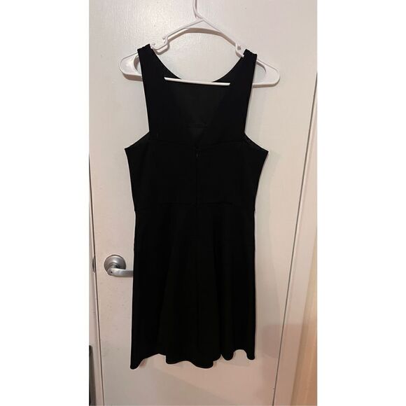 4C Women's Sleeveless Round Neck Casual A-Line Mini Dress Solid Black Size 6 - Picture 4 of 10